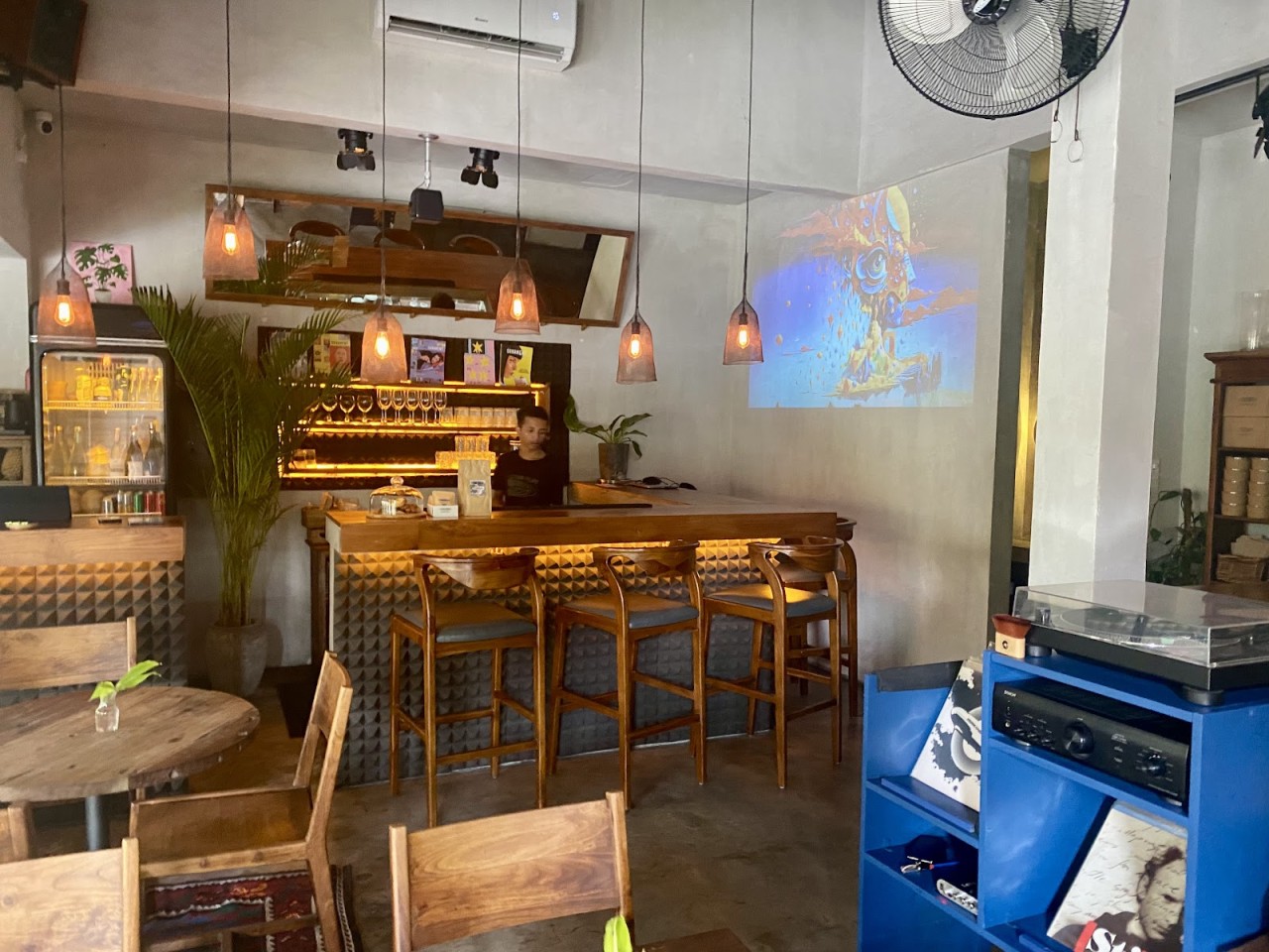 Long Play Coffee & Wine