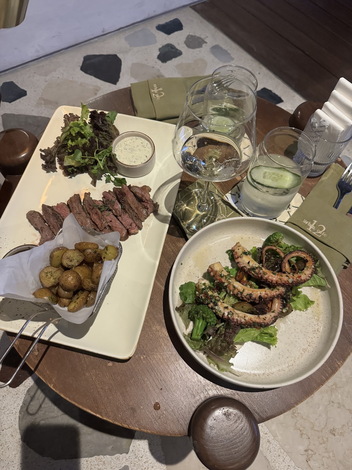 12 Urban Cafe (Canggu): Brunch, Dinner & Movie Night Vibes