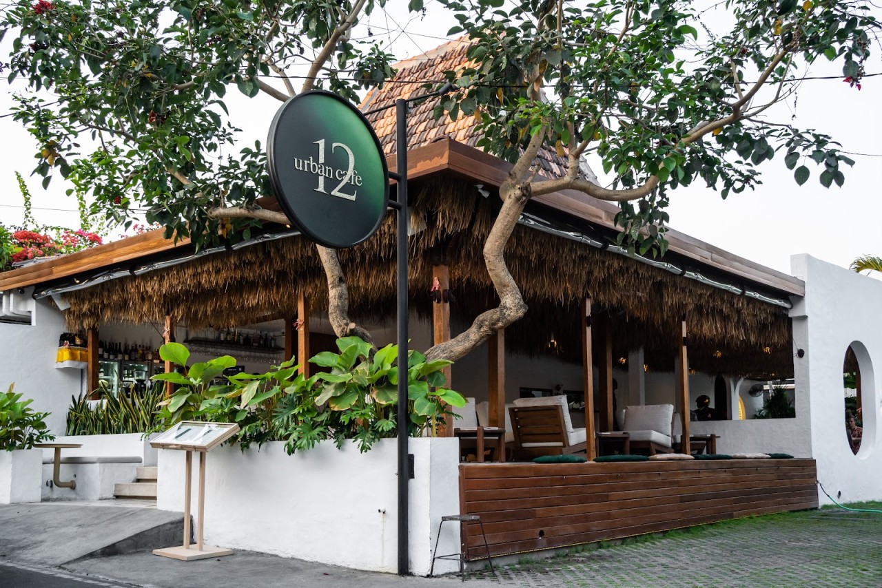 12 Urban Cafe (Canggu): Brunch, Dinner & Movie Night Vibes