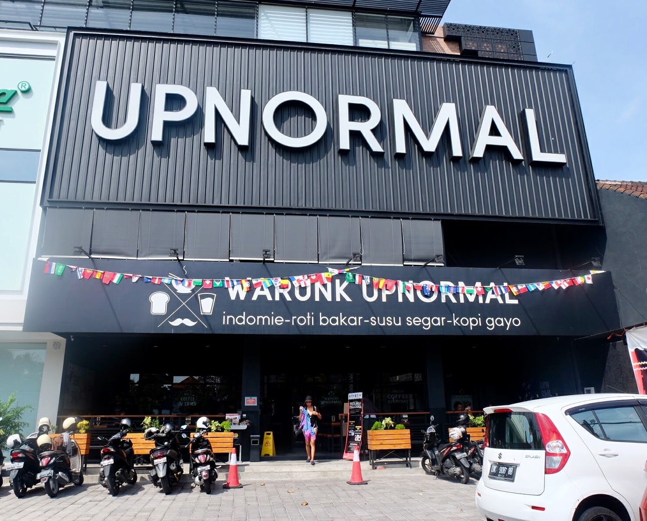 Warung Upnormal Jimbaran