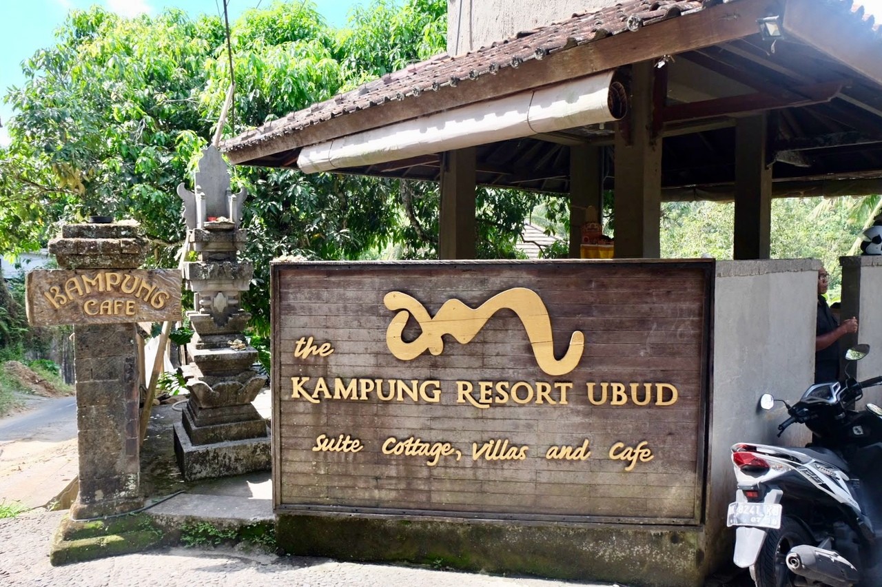Kampung Cafe