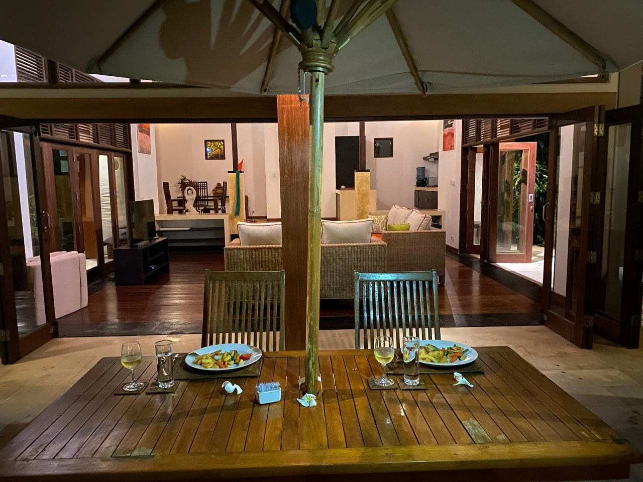Warung Candidasa Moka