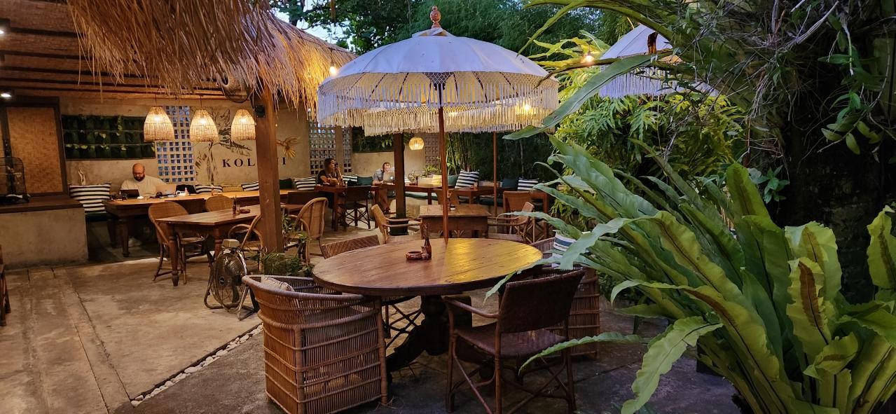 Koloni Cafe