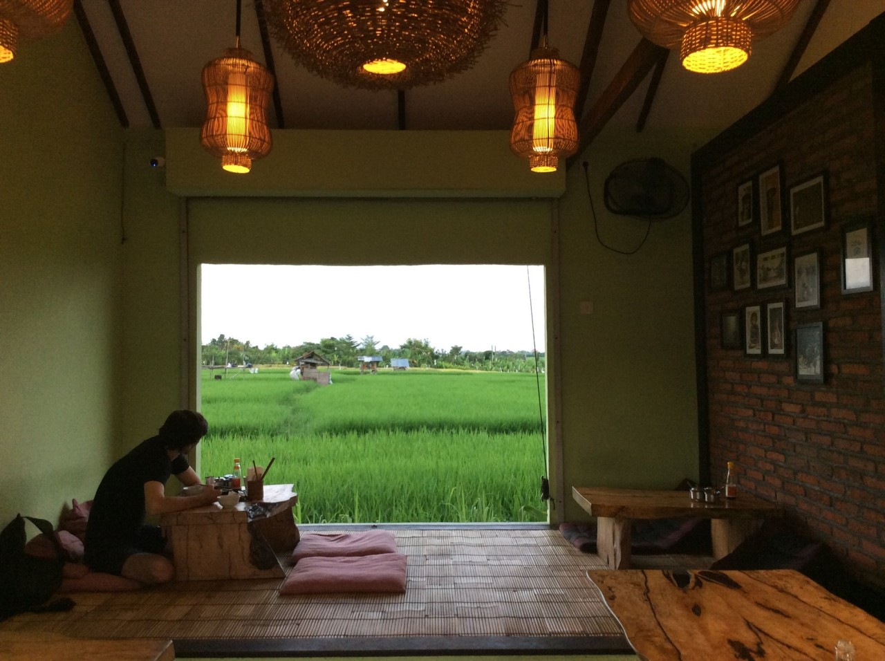 Xich Lo. Vietnamese Diner