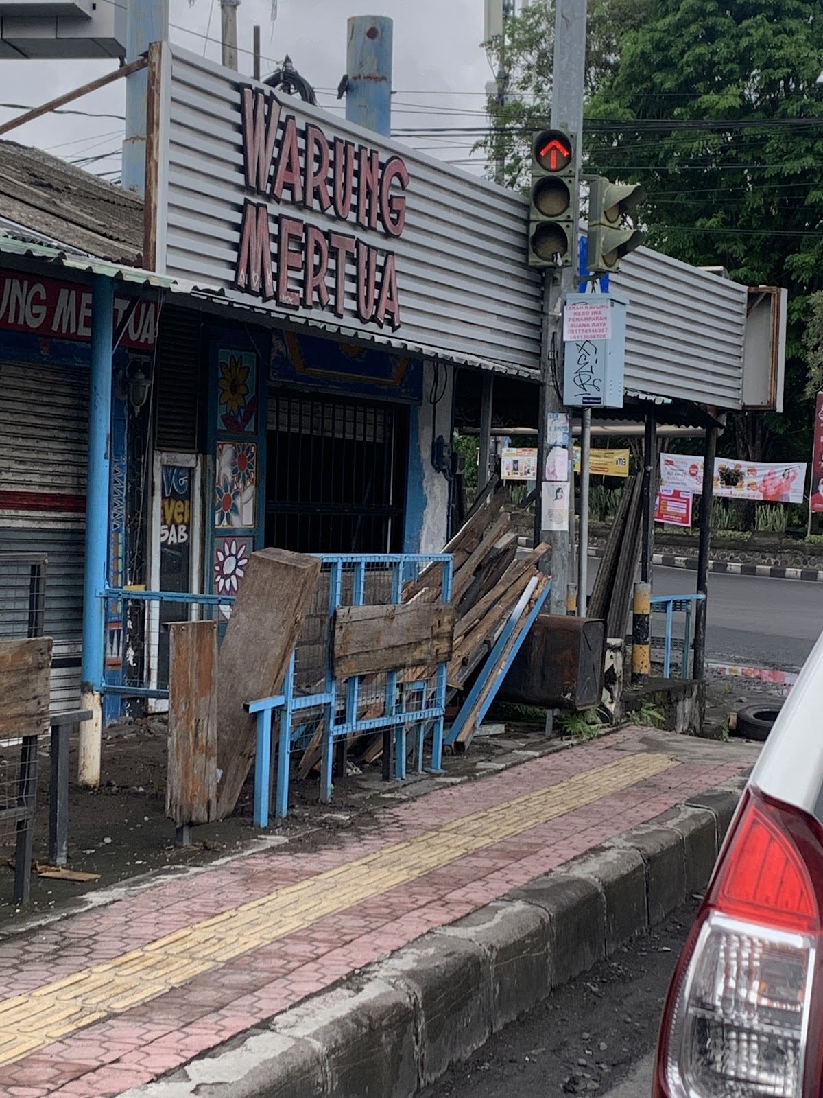 Warung Mertua Simpang Marlboro