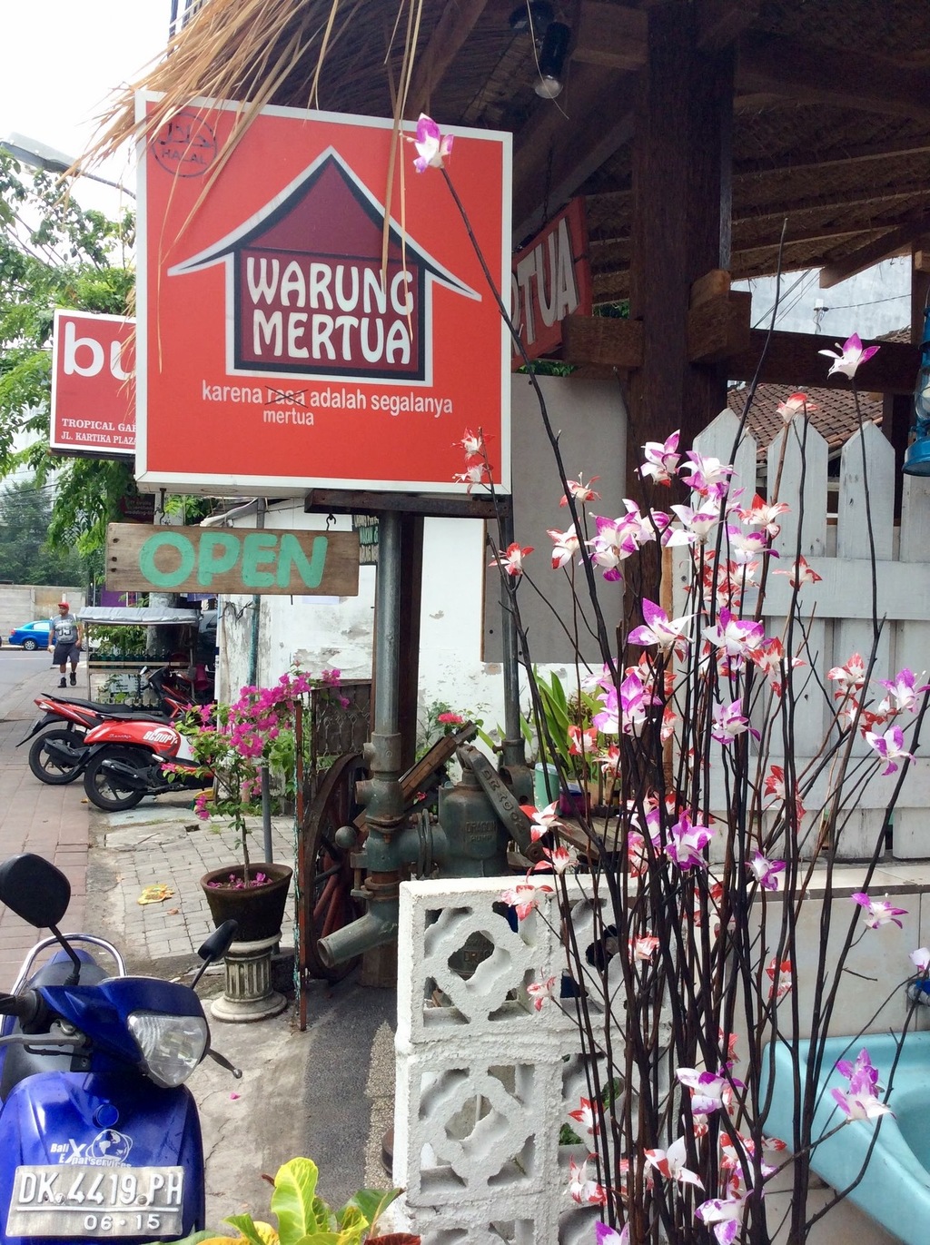 Warung Mertua Simpang Marlboro