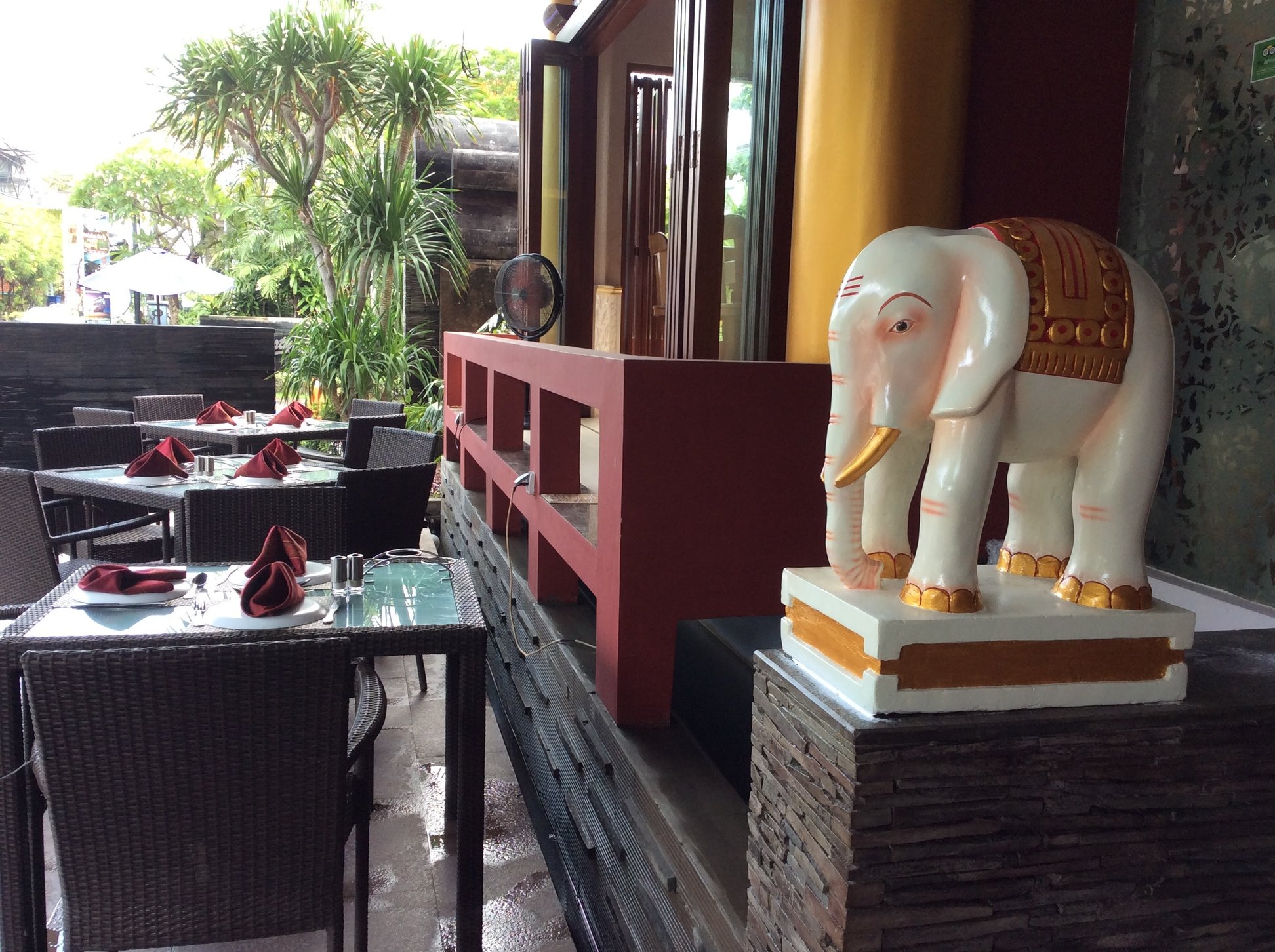 Restaurant Queen's of India Kuta 100884