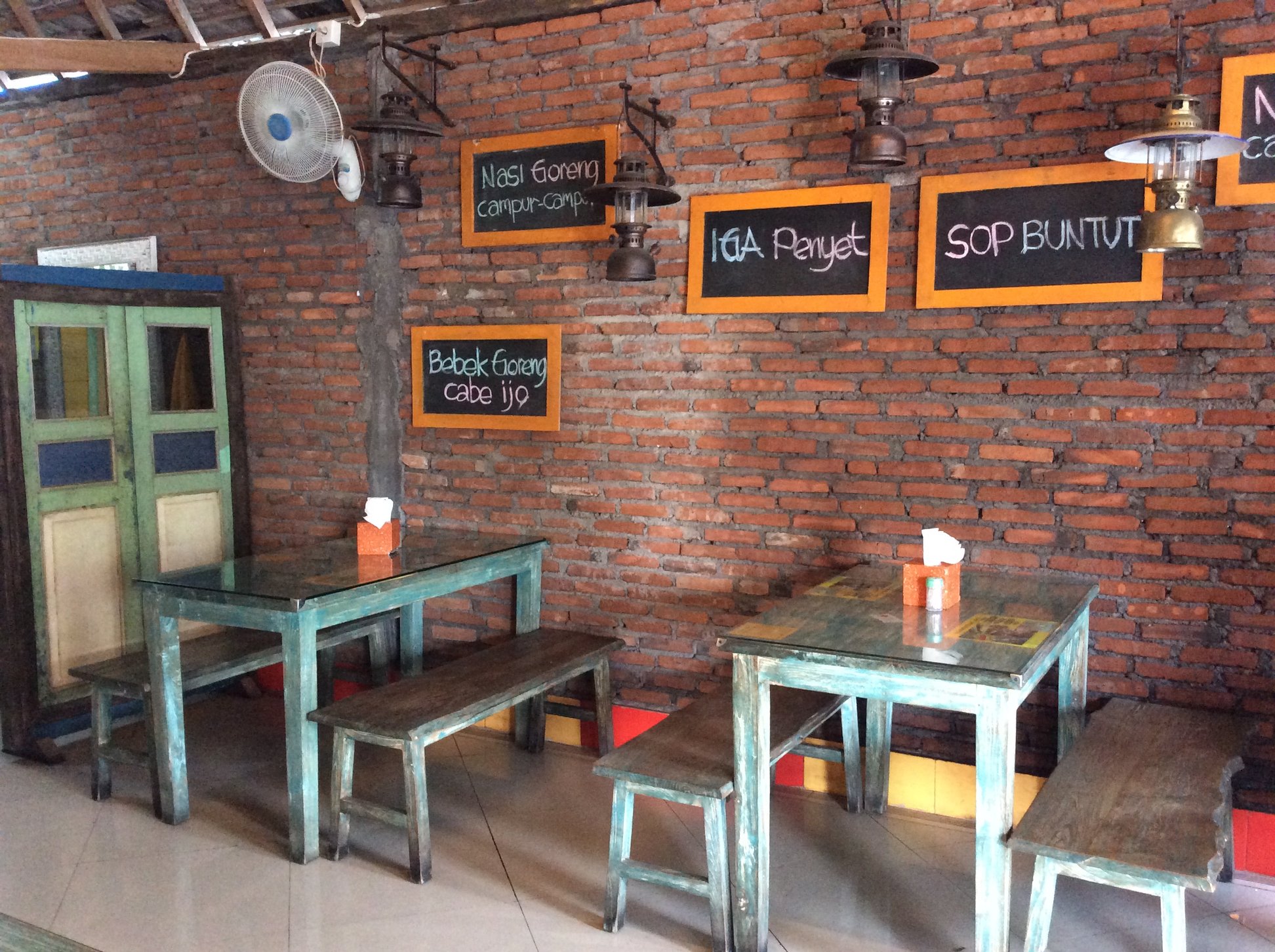 Cafe Warung Campur Campur 143186