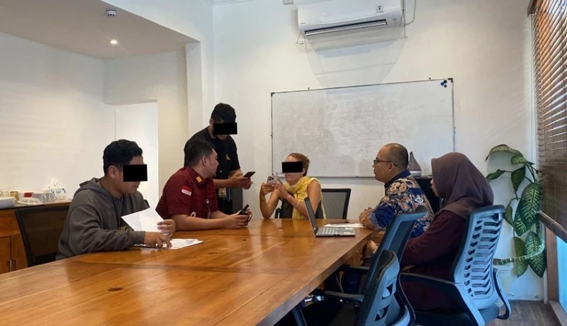 10 Foreigners Detained in Canggu for Suspected Illegal Work