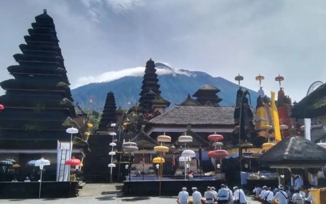 As of October 1, Mount Agung is off-limits to climbers for the next two months!