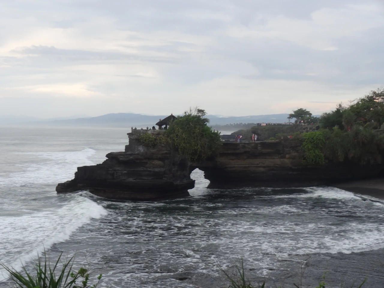 Reinforcement Work Begins on Bali’s Iconic Batu Bolong Cliffs!