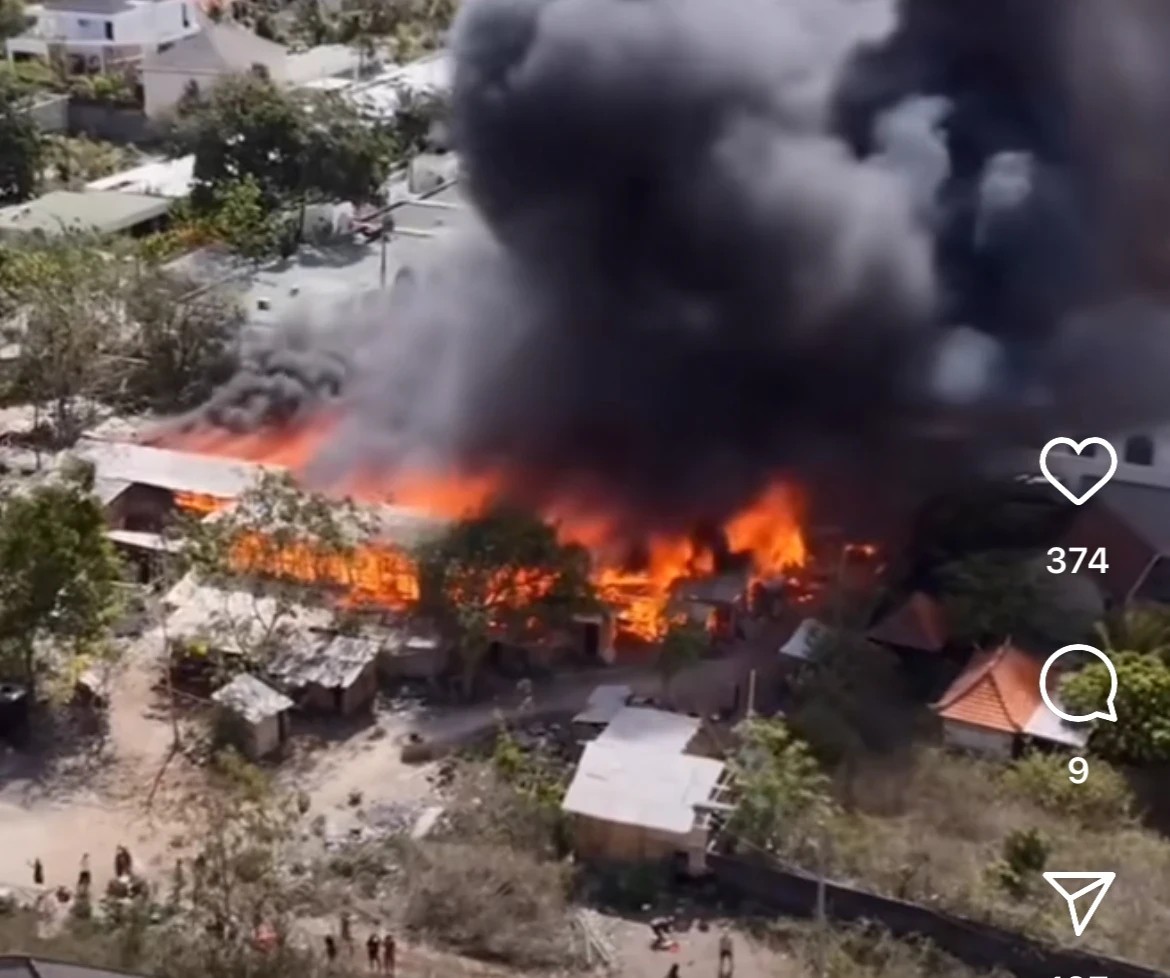 30-Room Construction Workers’ Barracks Go Up in Flames in Bukit!