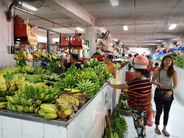 Food markets and stores in Denpasar. Where to buy fruits in Denpasar?
