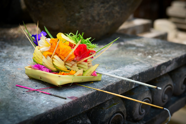The Philosophy of Balinese Offerings - or on the Essence of a Beautiful Purpose